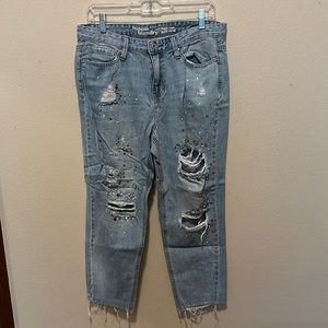 Bejeweled statement distressed capris